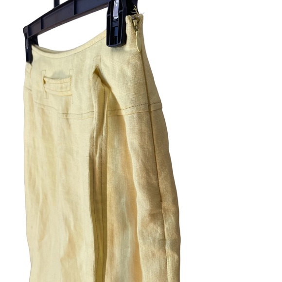 ✨ Yellow Révue high waisted mini skirt✨ - Picture 3 of 5